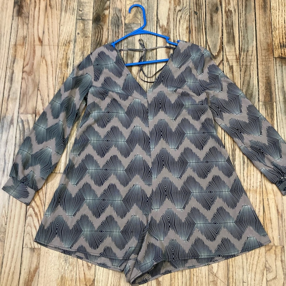 LUSH Long sleeve jumper, small